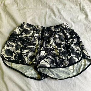 Soft floral drawstring shorts size S